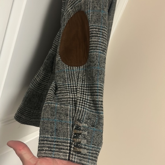 Tweed jacket with brown suede patches on the elbow’s - Picture 2 of 5